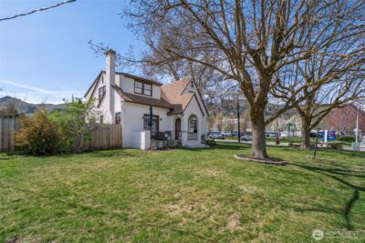 841 Red Apple Road , Wenatchee, WA 98801 - Photo 2