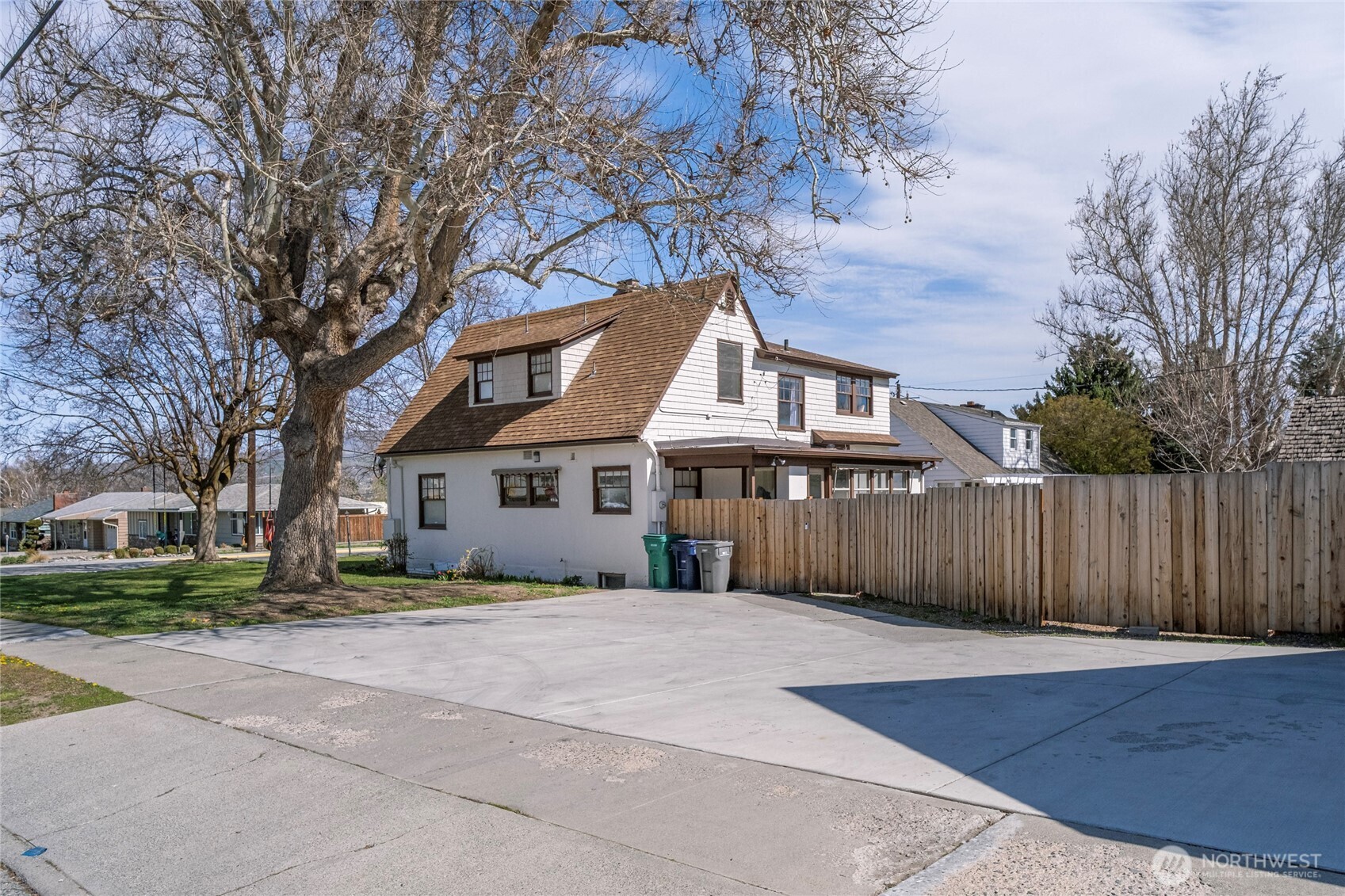 841 Red Apple Road , Wenatchee, WA 98801