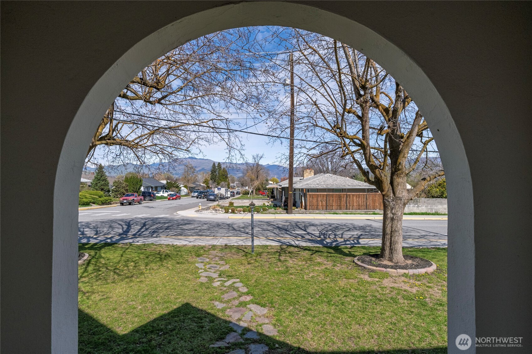 841 Red Apple Road , Wenatchee, WA 98801