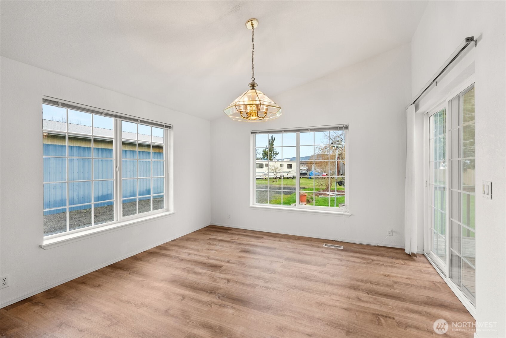 615 California Avenue , South Bend, WA 98586