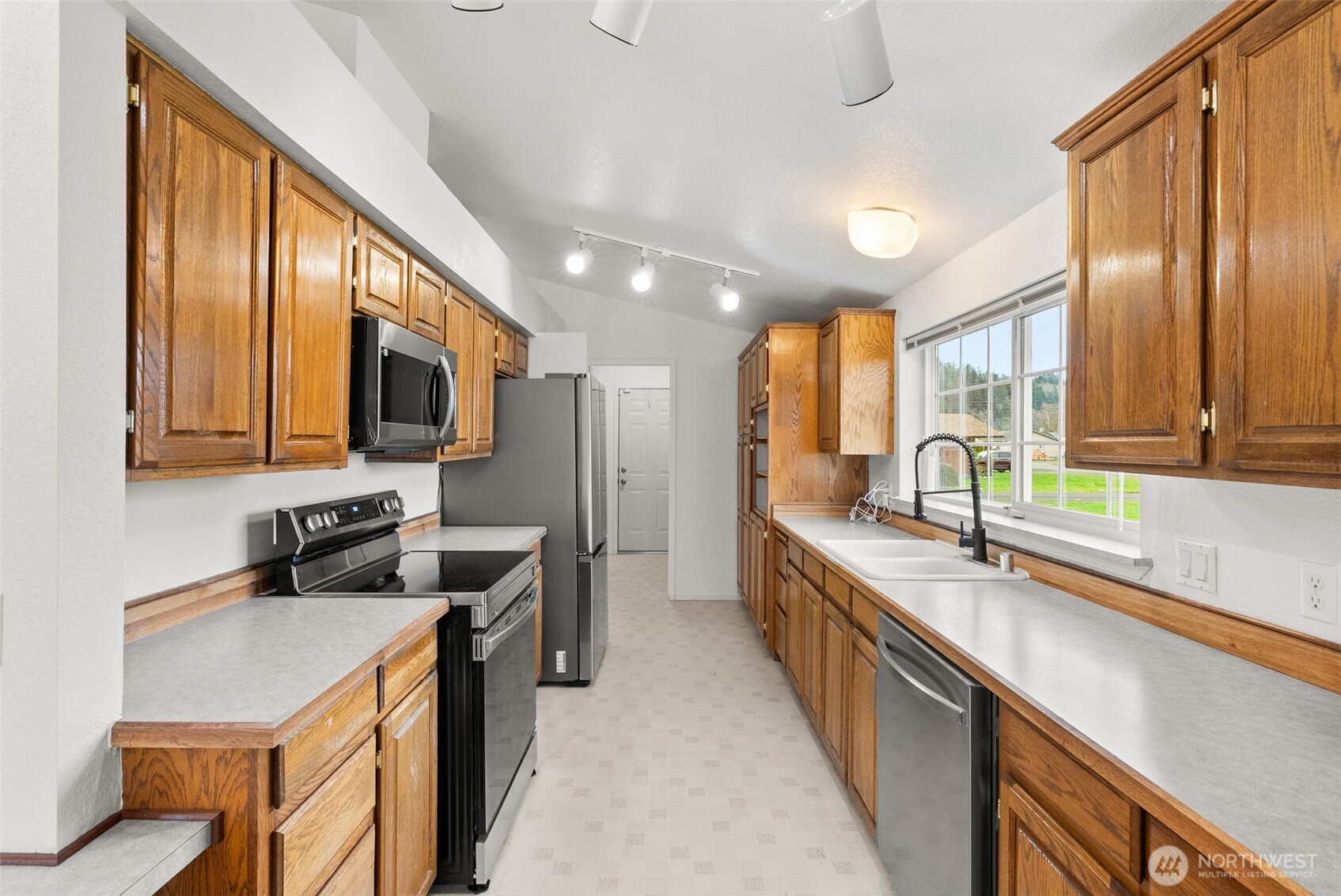 615 California Avenue , South Bend, WA 98586