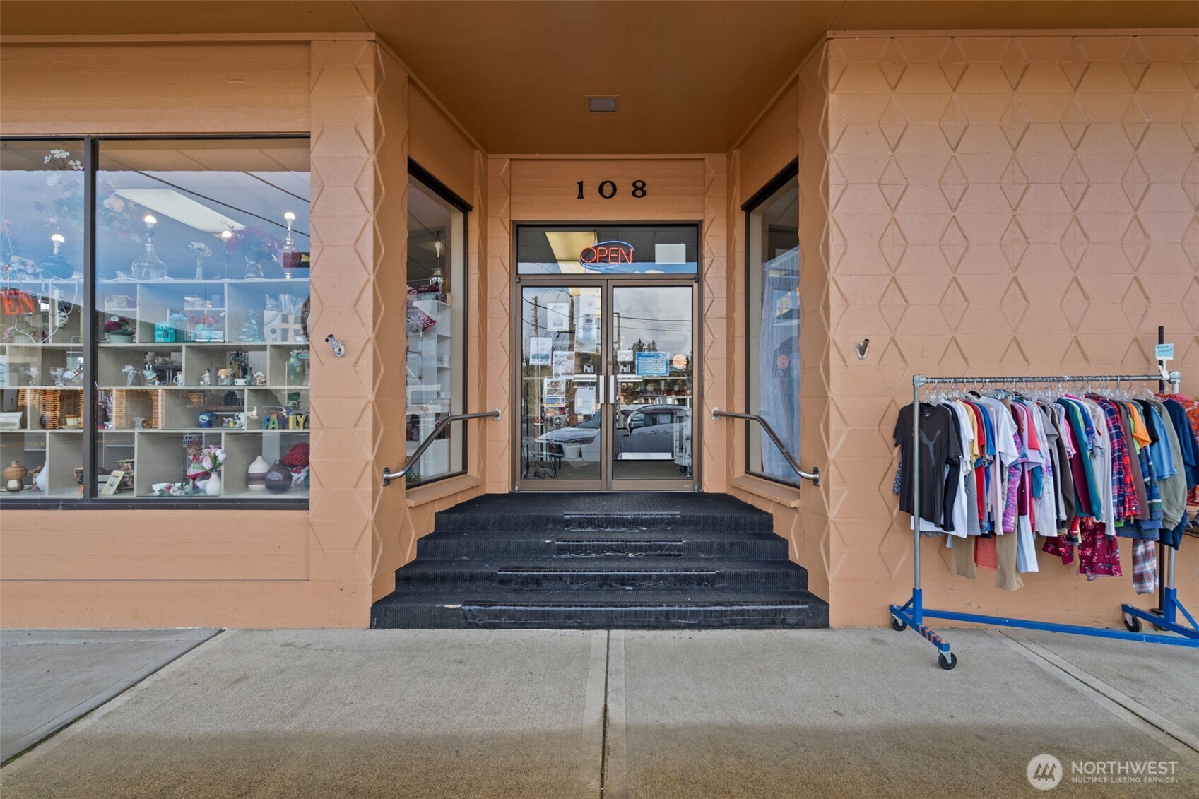 108 Central Avenue , South Bend, WA 98586