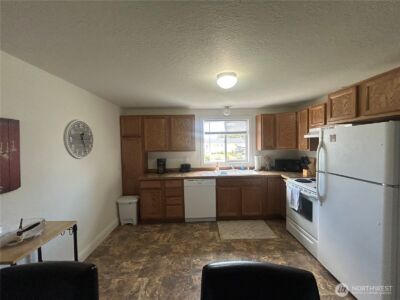 1431 W Sunset Drive , Moses Lake, WA 98837 - Photo 12