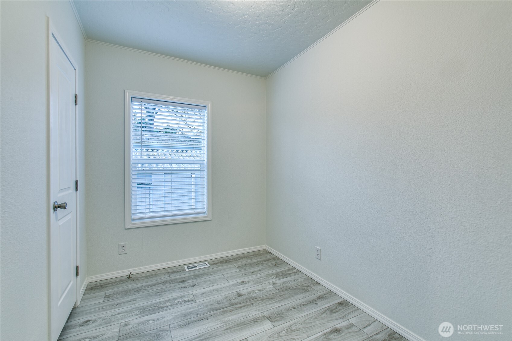 2400 DONOVAN Avenue #4, Bellingham, WA 98225