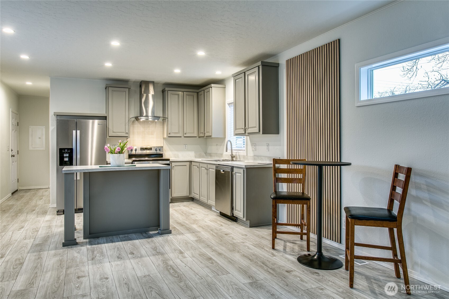 2400 DONOVAN Avenue #4, Bellingham, WA 98225