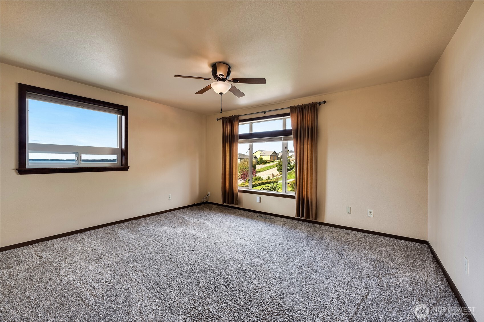 212 Grandview Ave , Camano Island, WA 98282