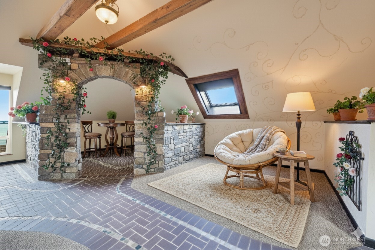 212 Grandview Ave , Camano Island, WA 98282