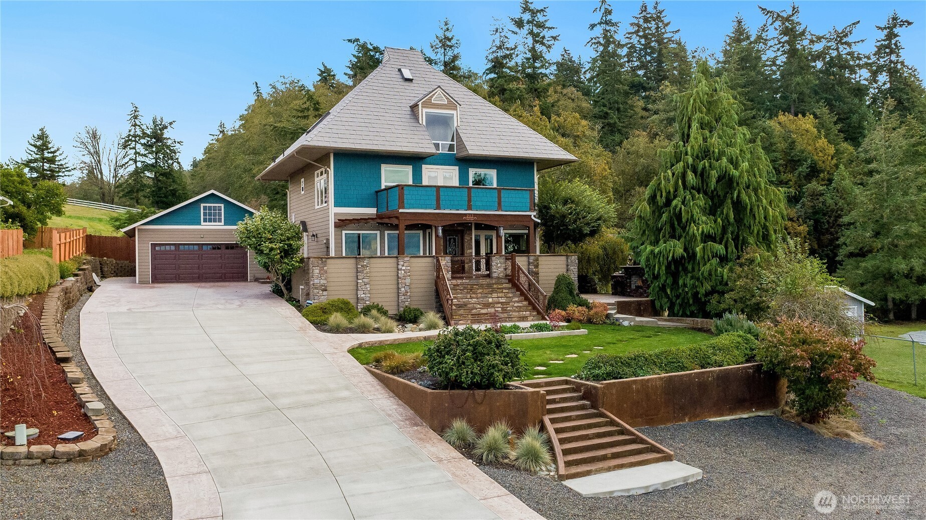 212 Grandview Ave , Camano Island, WA 98282