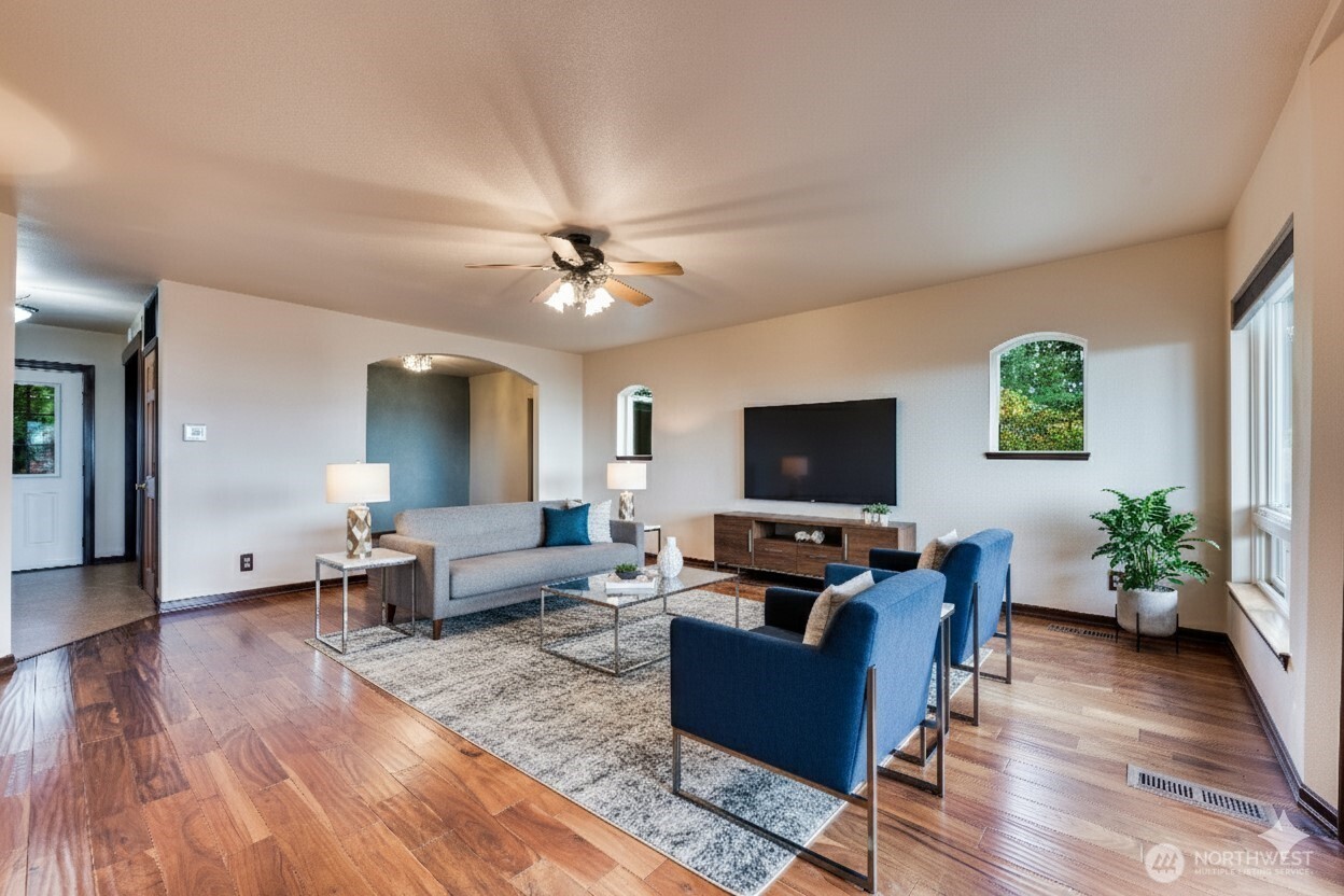 212 Grandview Ave , Camano Island, WA 98282