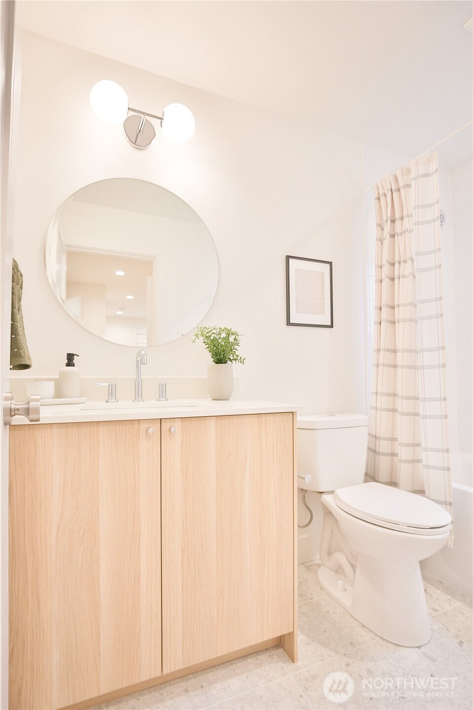 1528 25th Avenue , Seattle, WA 98122