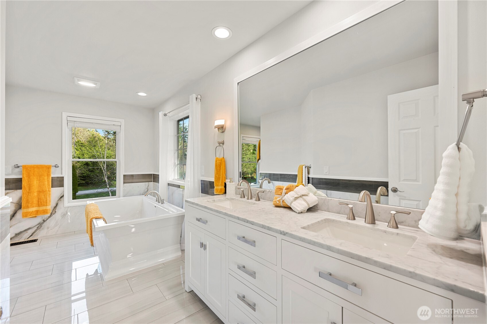 1242 Youngwood Road , Camano Island, WA 98282