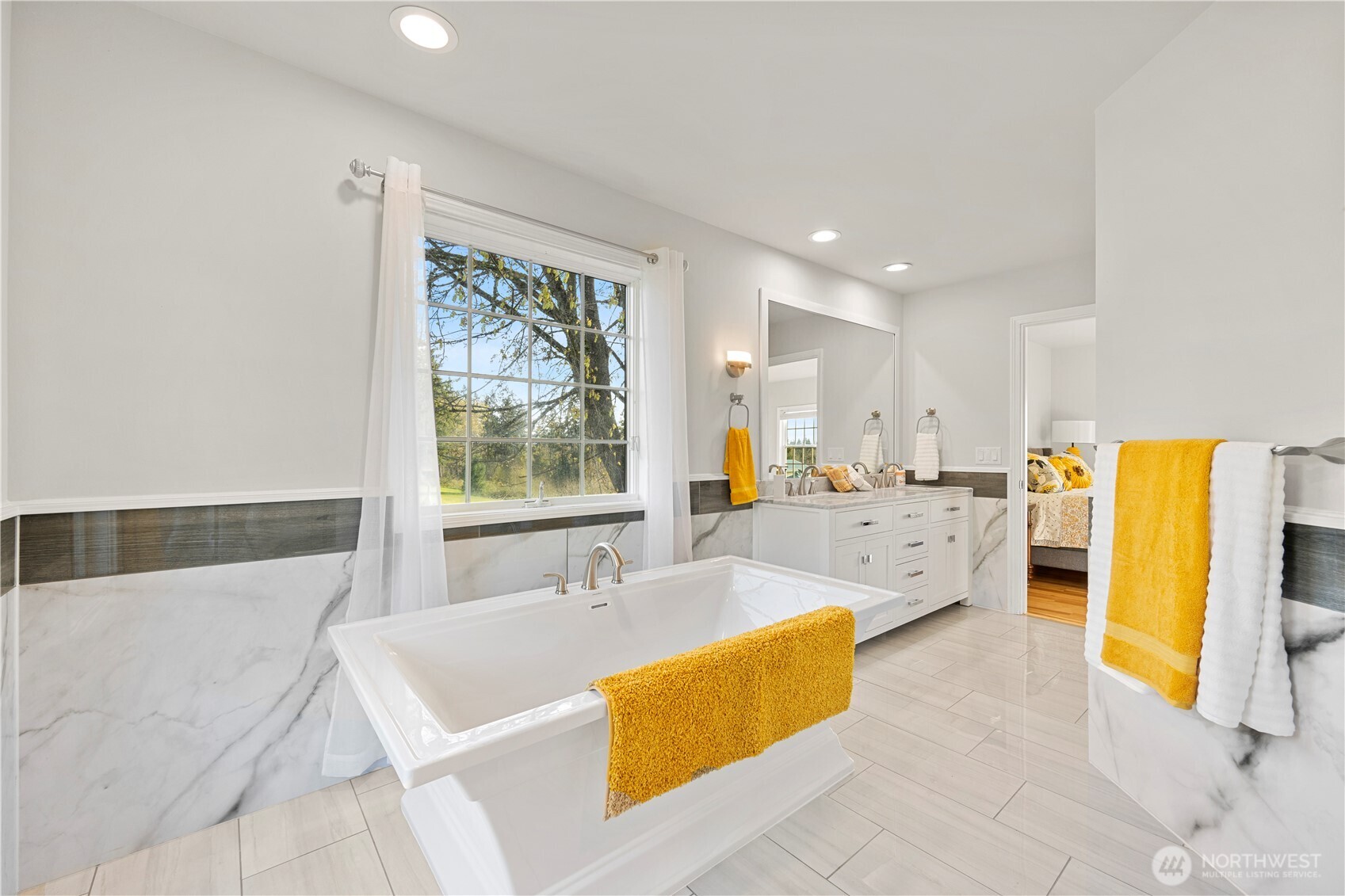 1242 Youngwood Road , Camano Island, WA 98282