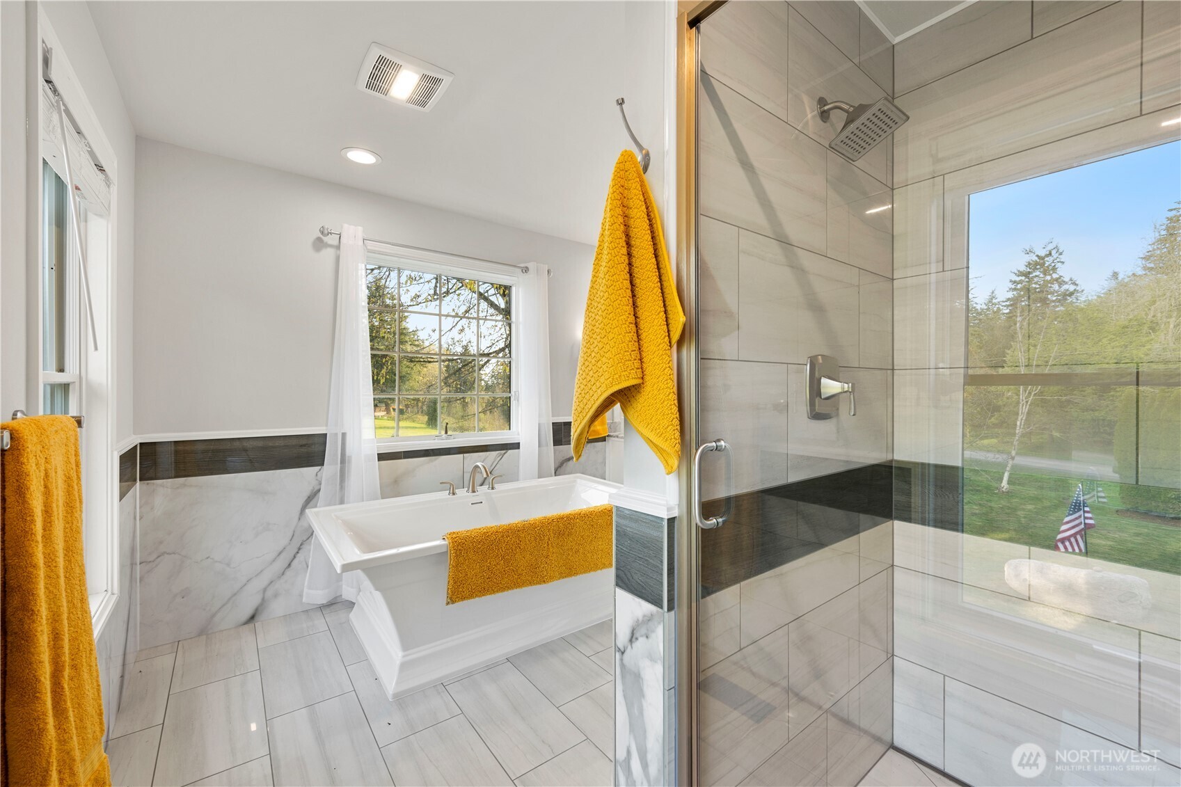 1242 Youngwood Road , Camano Island, WA 98282