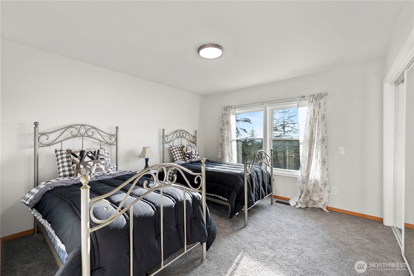 1242 Youngwood Road , Camano Island, WA 98282