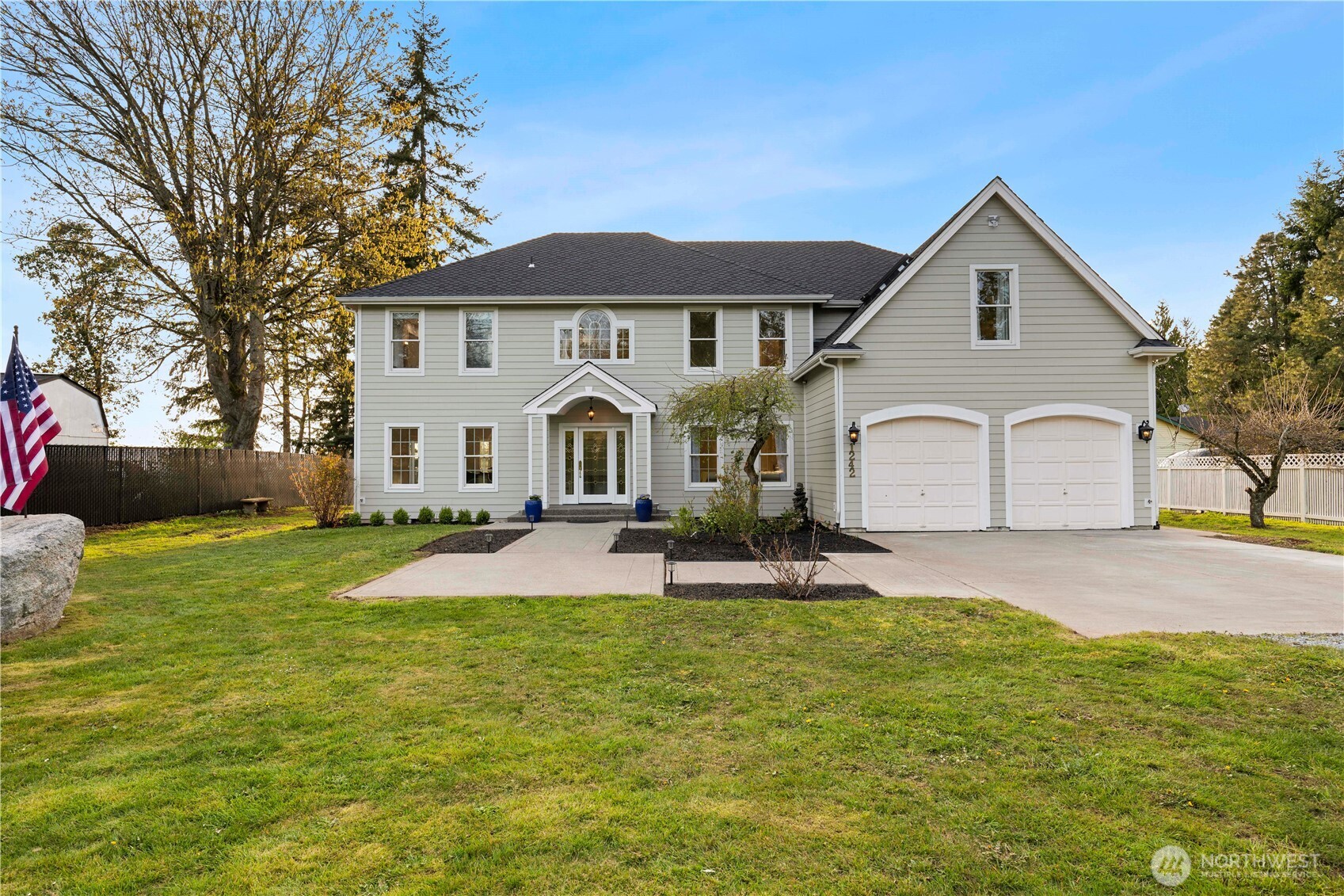 1242 Youngwood Road , Camano Island, WA 98282