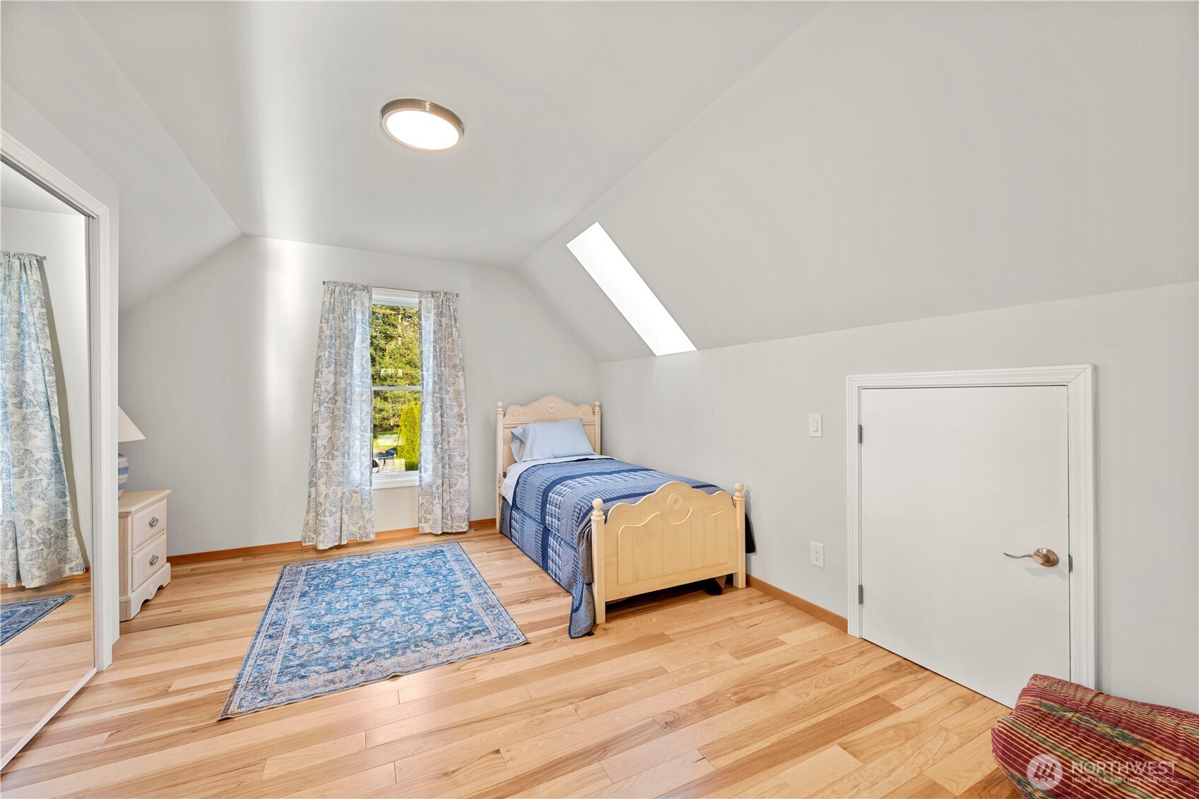 1242 Youngwood Road , Camano Island, WA 98282