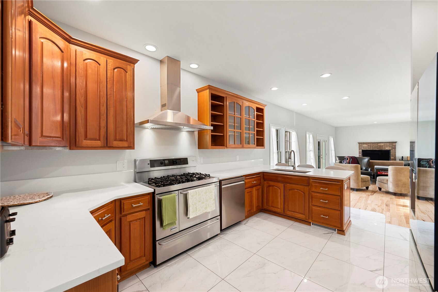 1242 Youngwood Road , Camano Island, WA 98282