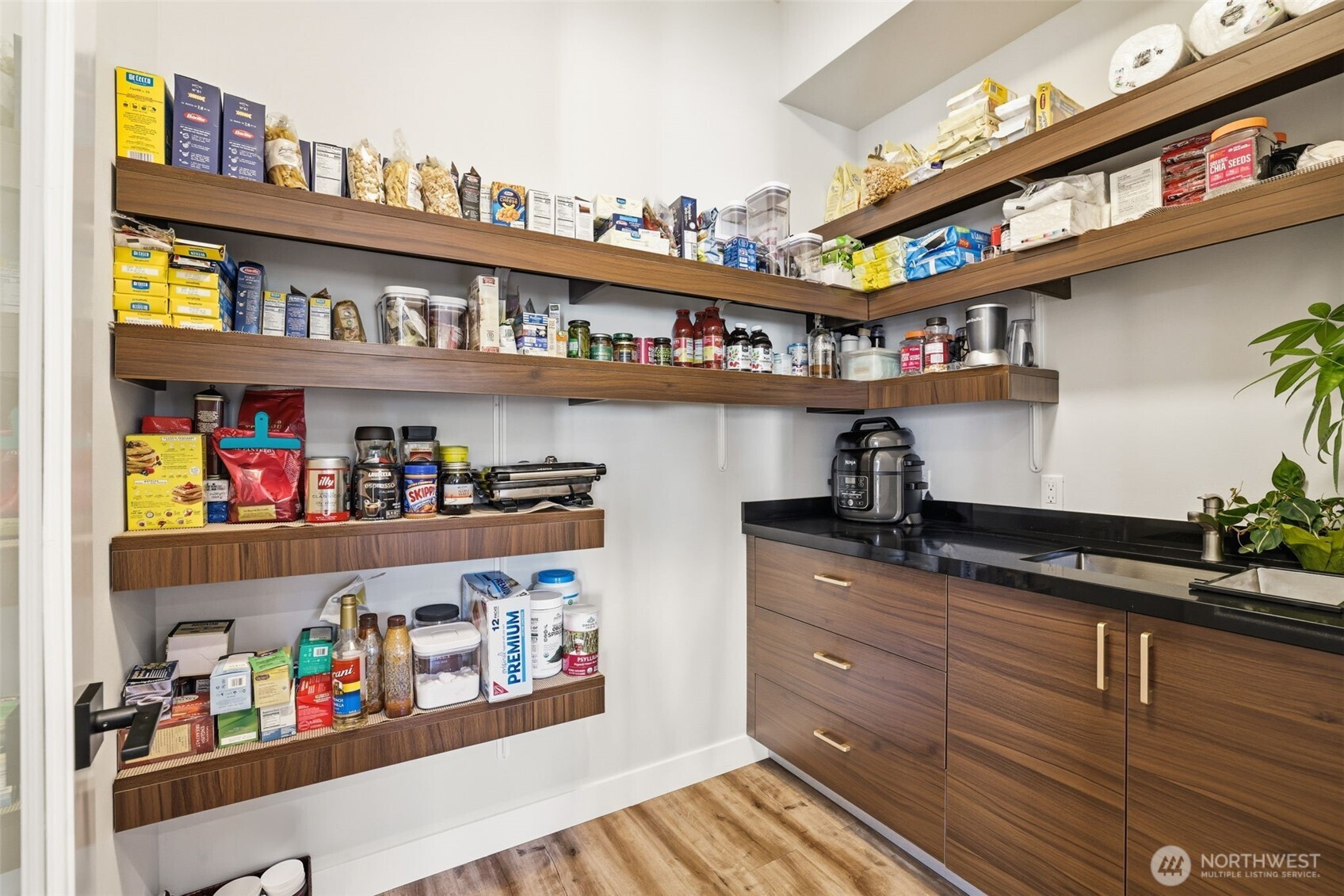 18111 84th Avenue W, Edmonds, WA 98026-5717