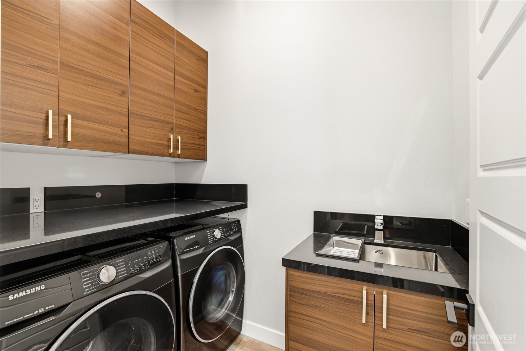 18111 84th Avenue W, Edmonds, WA 98026-5717