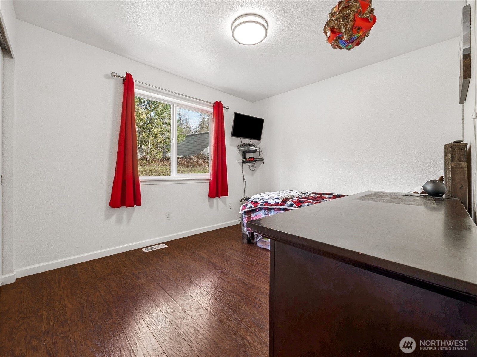 40407 Mountain Highway E , Eatonville, WA 98328