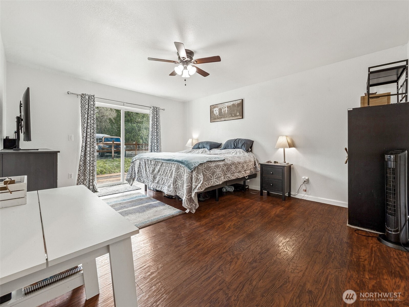 40407 Mountain Highway E , Eatonville, WA 98328