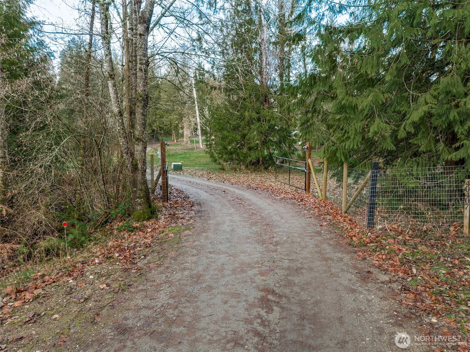 40407 Mountain Highway E , Eatonville, WA 98328