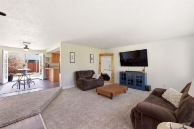 6 dove Street , Longview, WA 98632