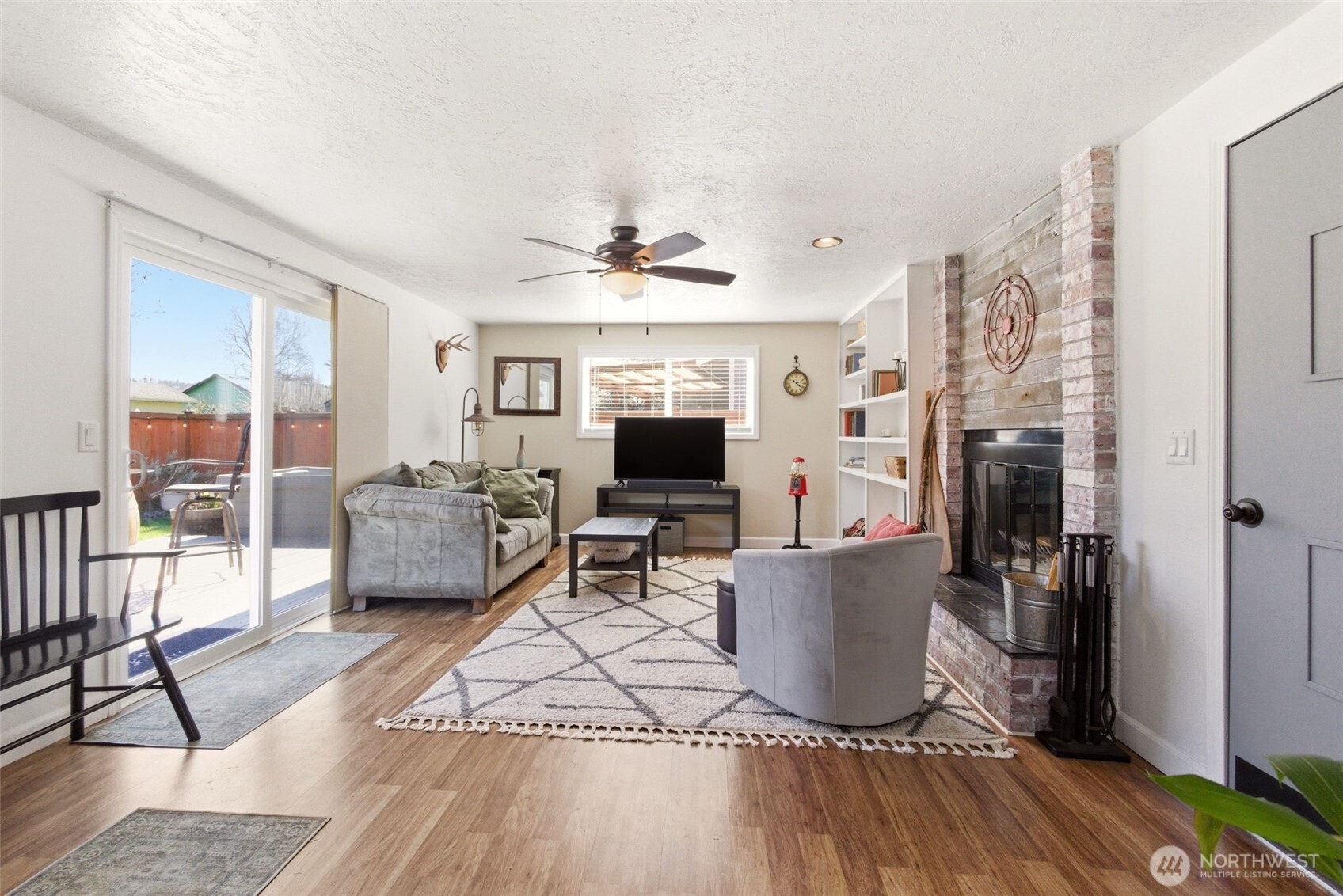 6 dove Street , Longview, WA 98632