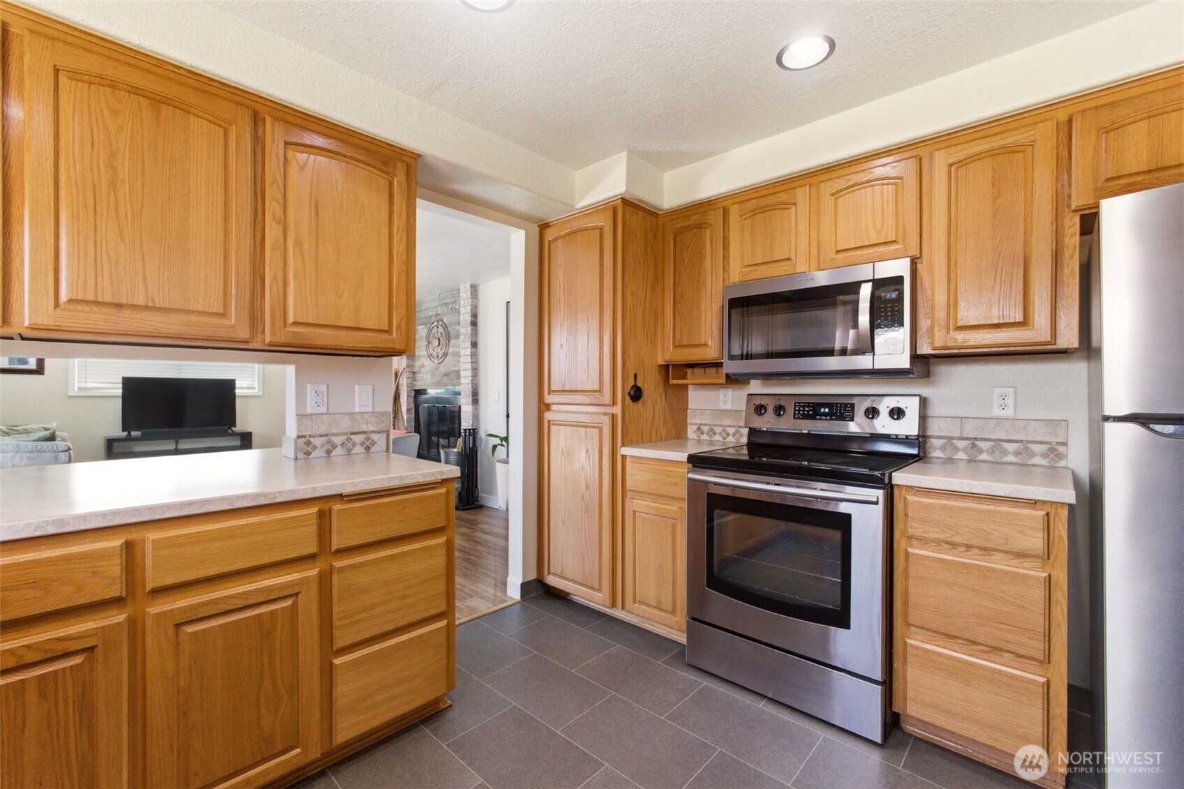 6 dove Street , Longview, WA 98632