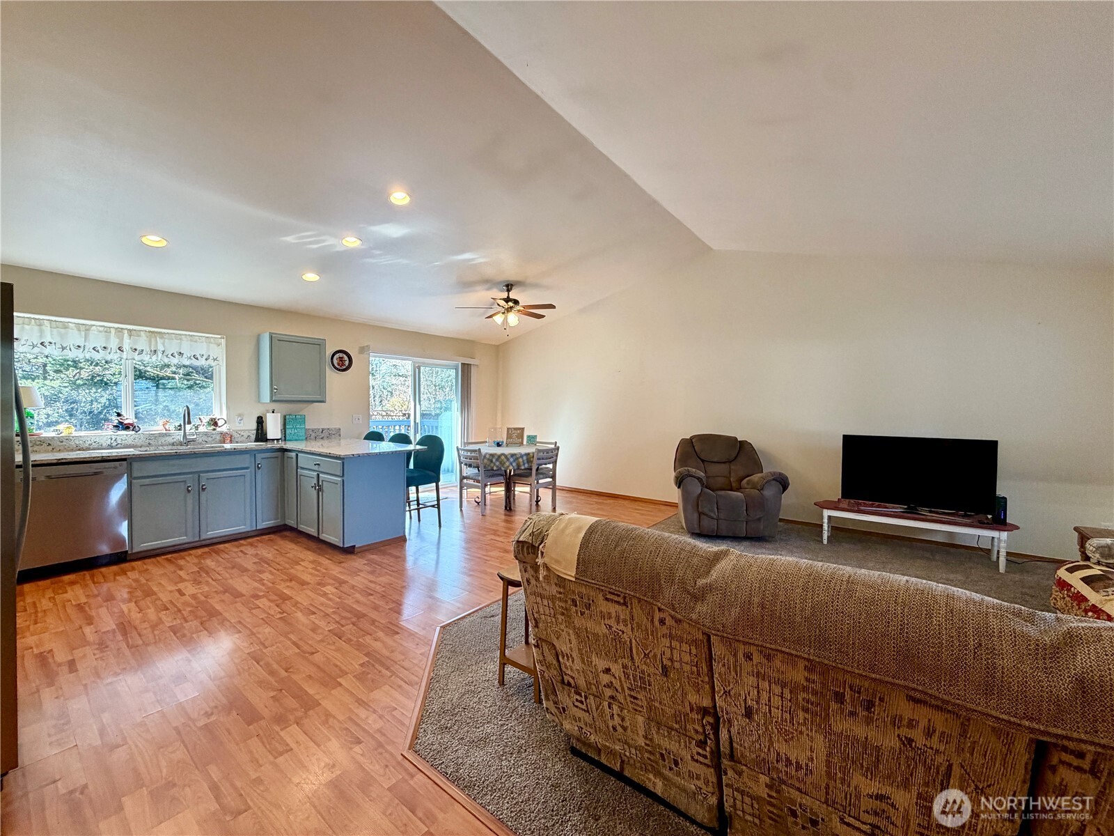 341 Ponderosa Loop NE, Ocean Shores, WA 98569