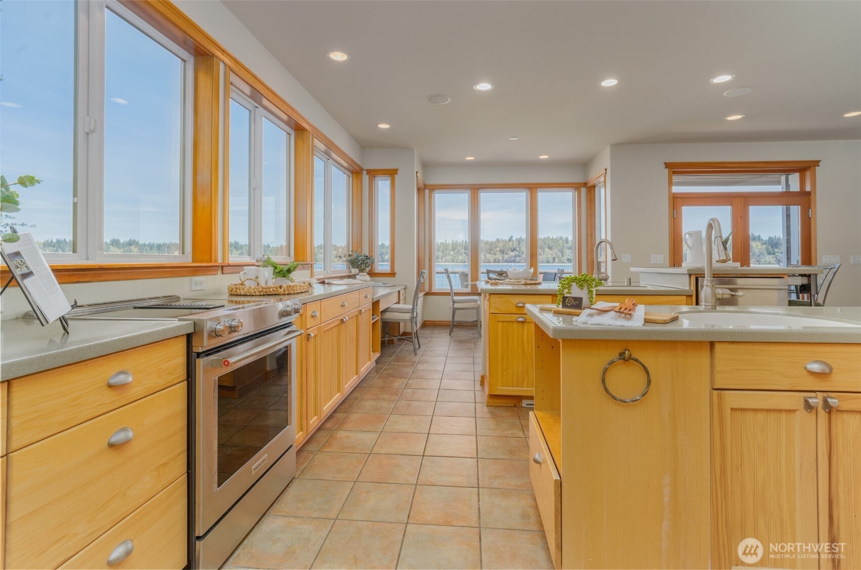 3534 Gravelly Beach Loop NW, Olympia, WA 98502