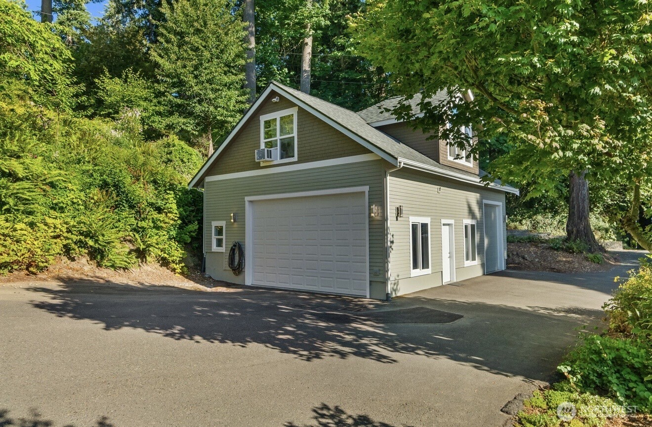 3534 Gravelly Beach Loop NW, Olympia, WA 98502