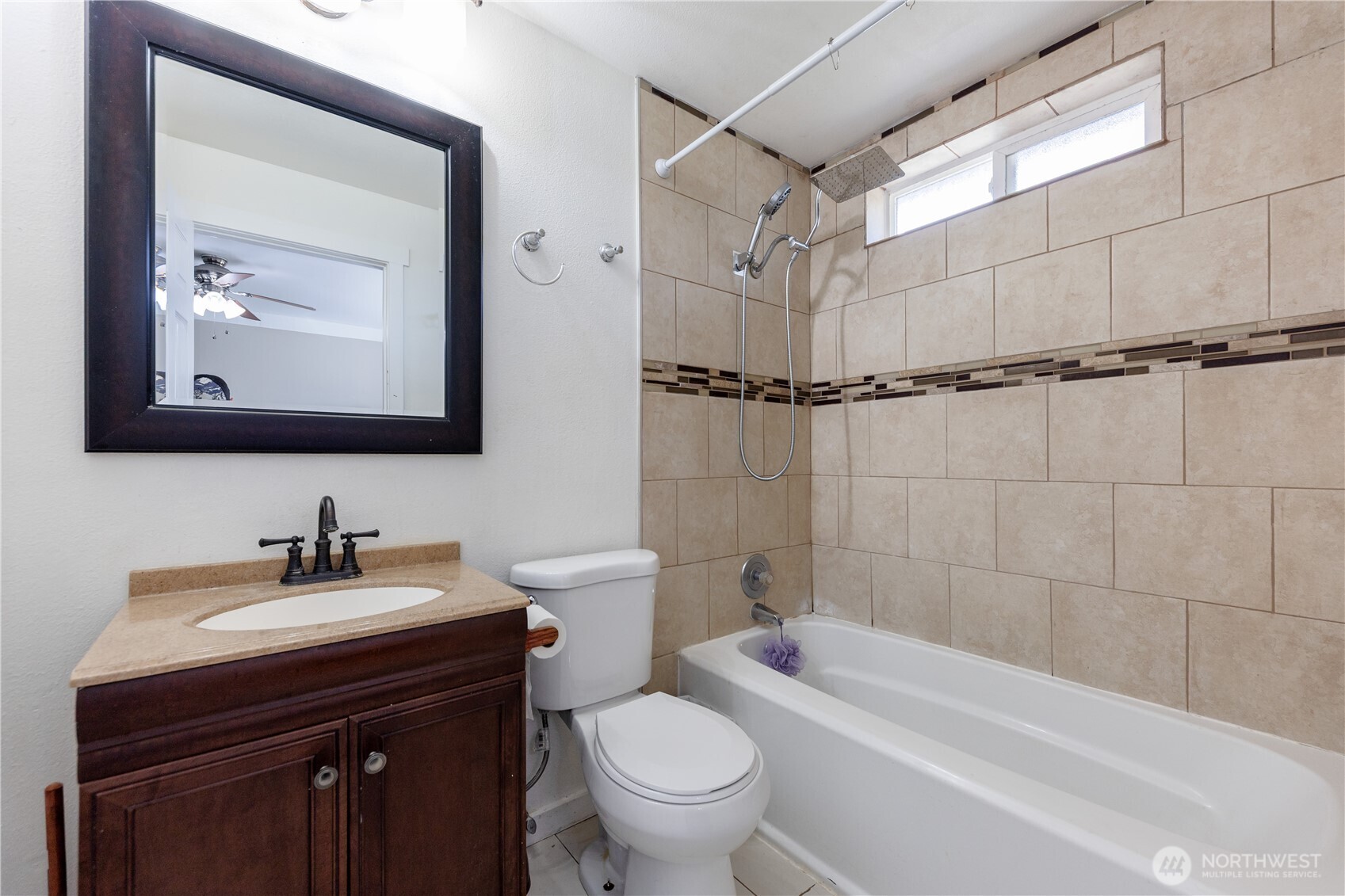 158 136th St E , Tacoma, WA 98445