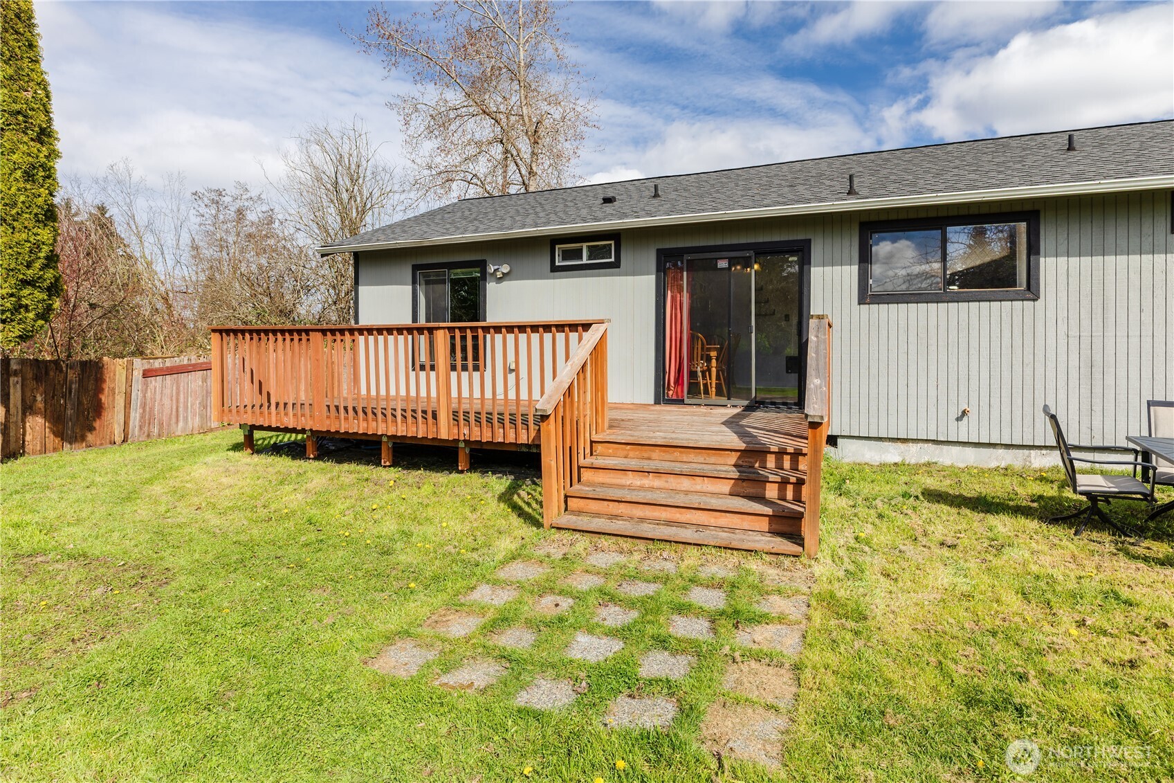 158 136th St E , Tacoma, WA 98445