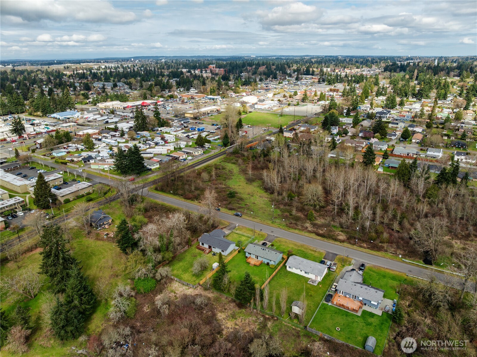 158 136th St E , Tacoma, WA 98445