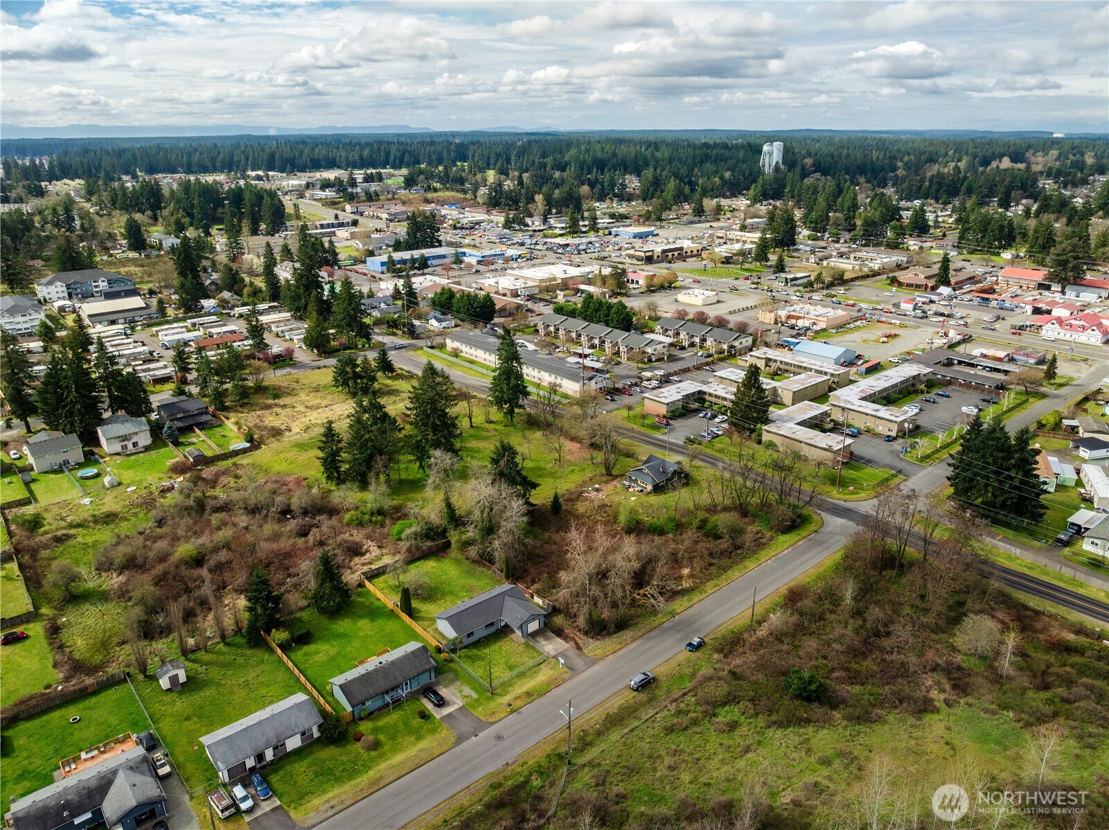 158 136th St E , Tacoma, WA 98445