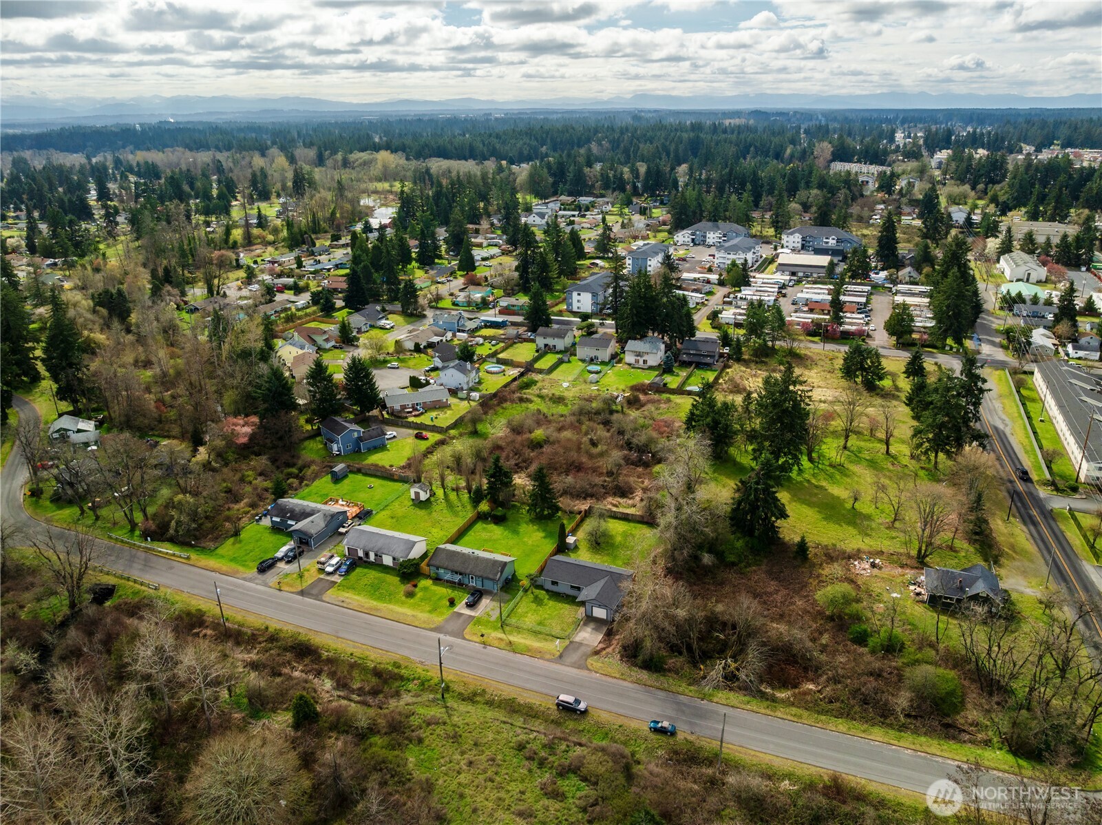 158 136th St E , Tacoma, WA 98445