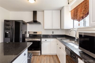 158 136th St E , Tacoma, WA 98445 - Photo 6