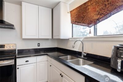 158 136th St E , Tacoma, WA 98445 - Photo 7