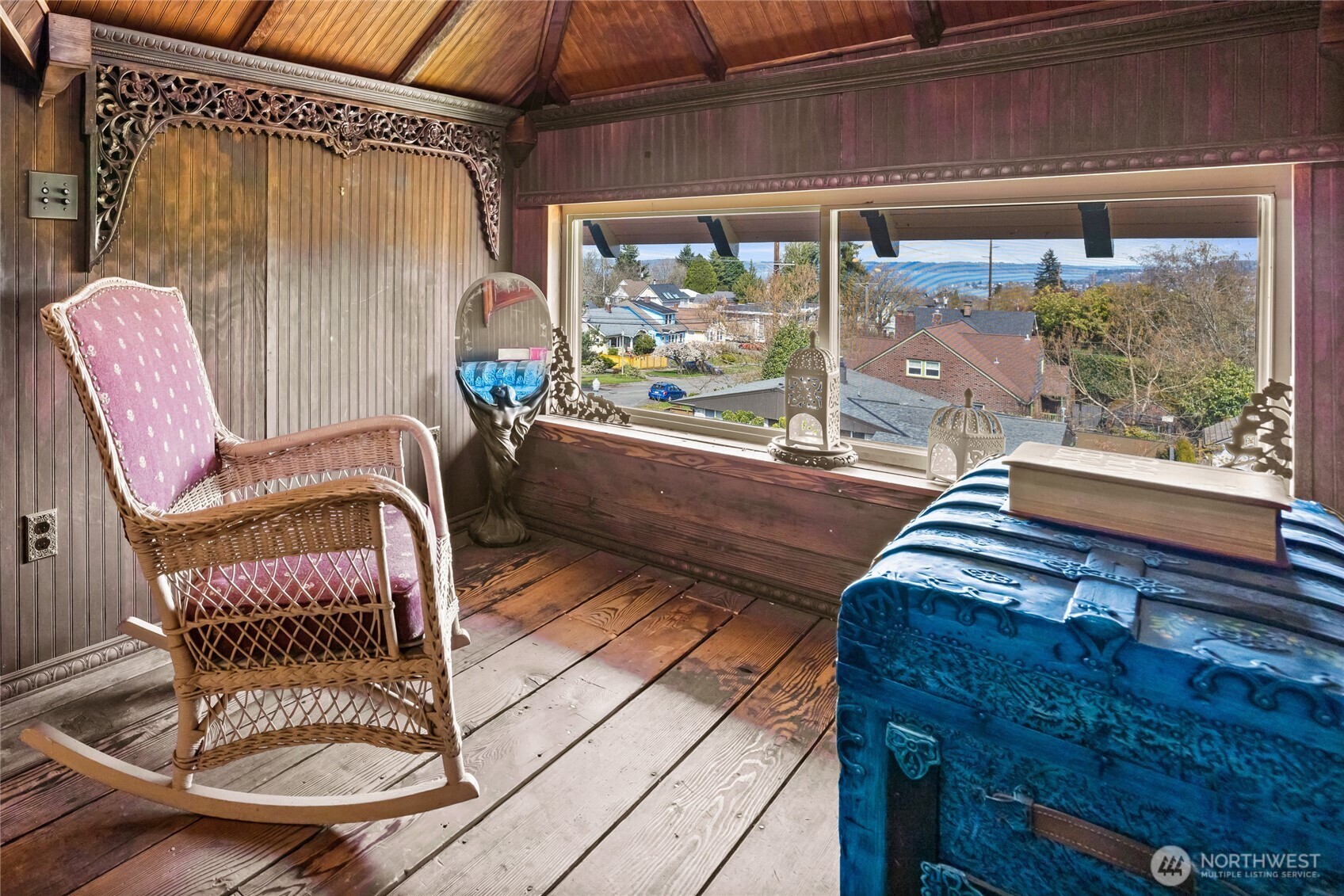 720 N Sheridan Avenue , Tacoma, WA 98403