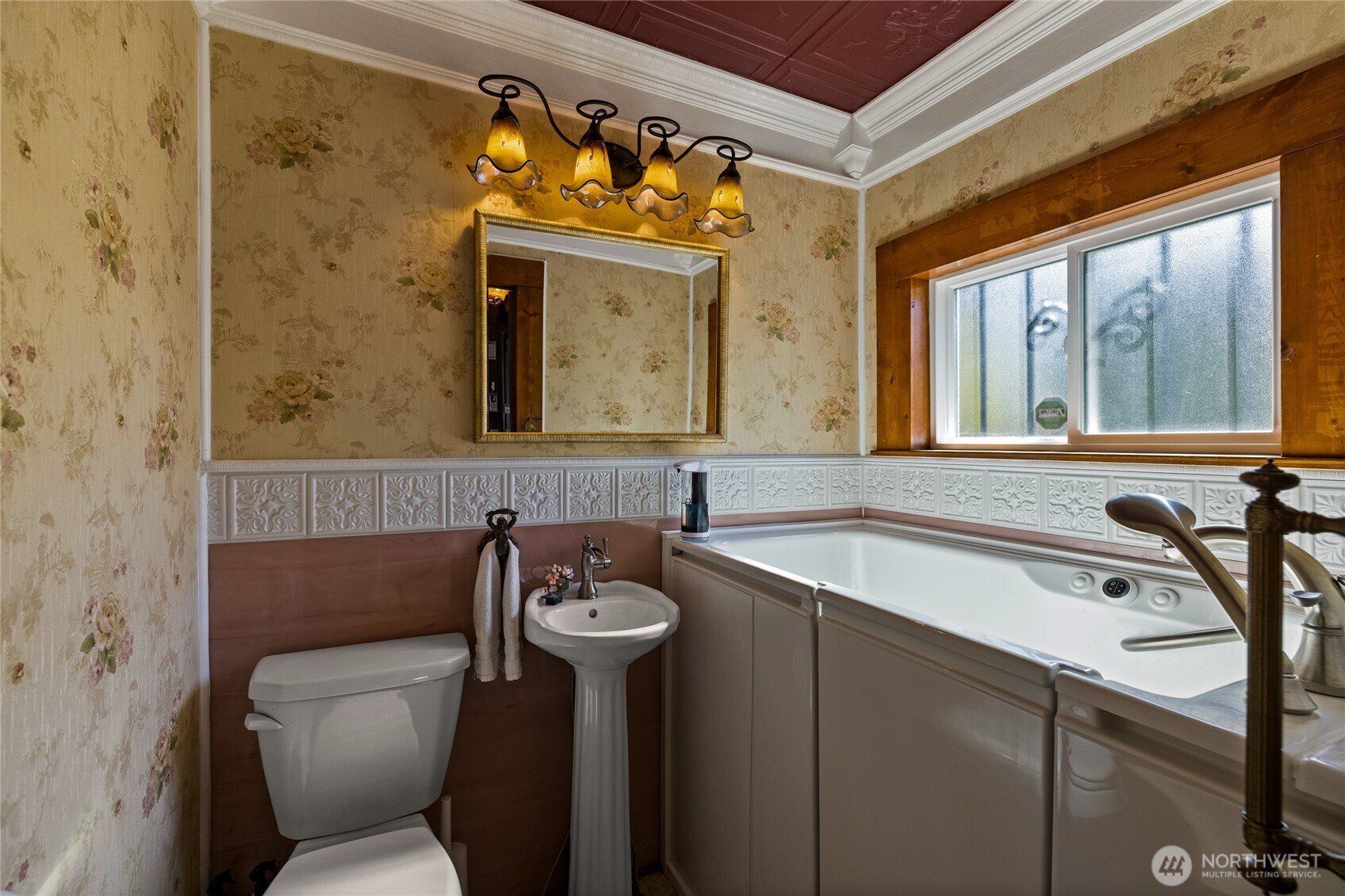 720 N Sheridan Avenue , Tacoma, WA 98403