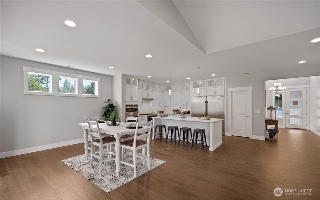 8831 27th St E , Edgewood, WA 98371