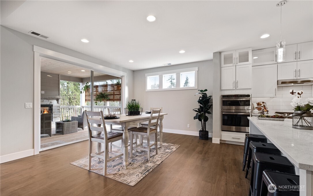 8831 27th St E , Edgewood, WA 98371