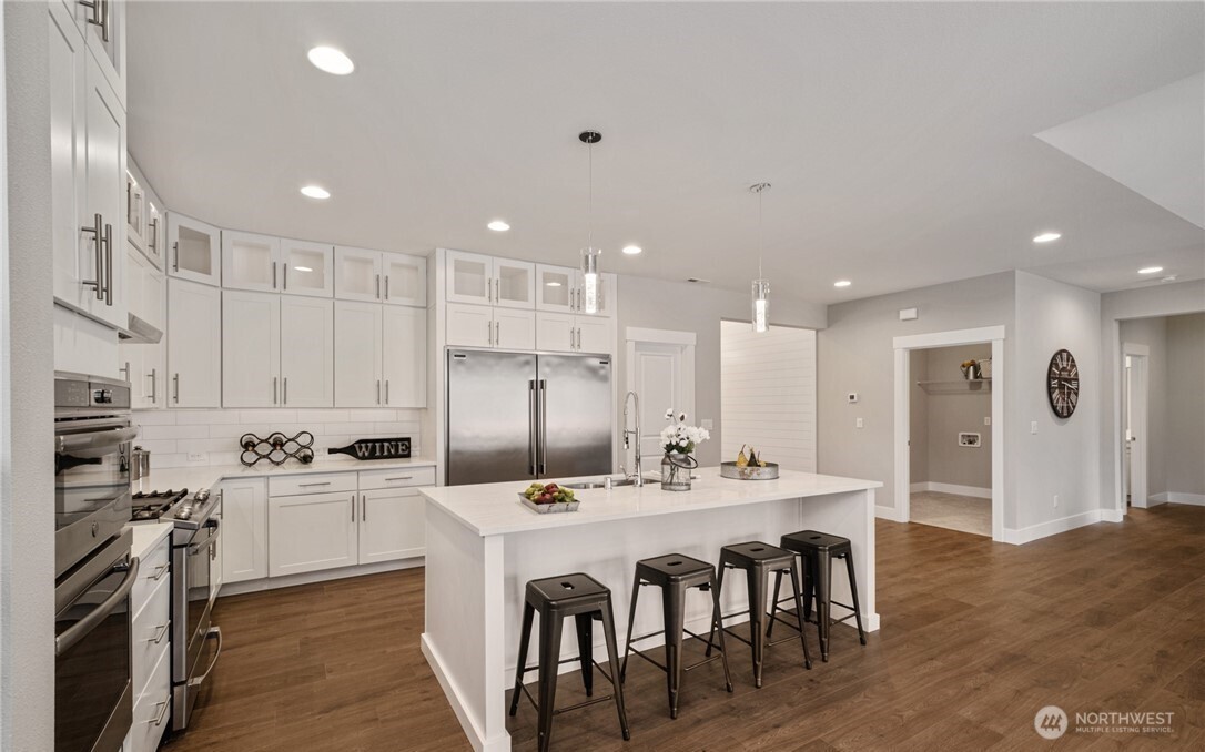 8831 27th St E , Edgewood, WA 98371