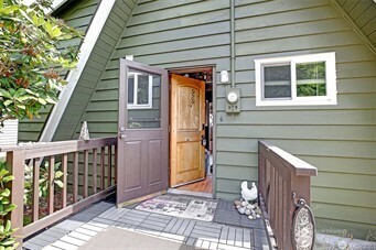 979 Cavalero Road , Camano Island, WA 98282