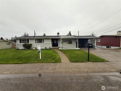 221 W Forest Avenue , Port Angeles, WA 98362