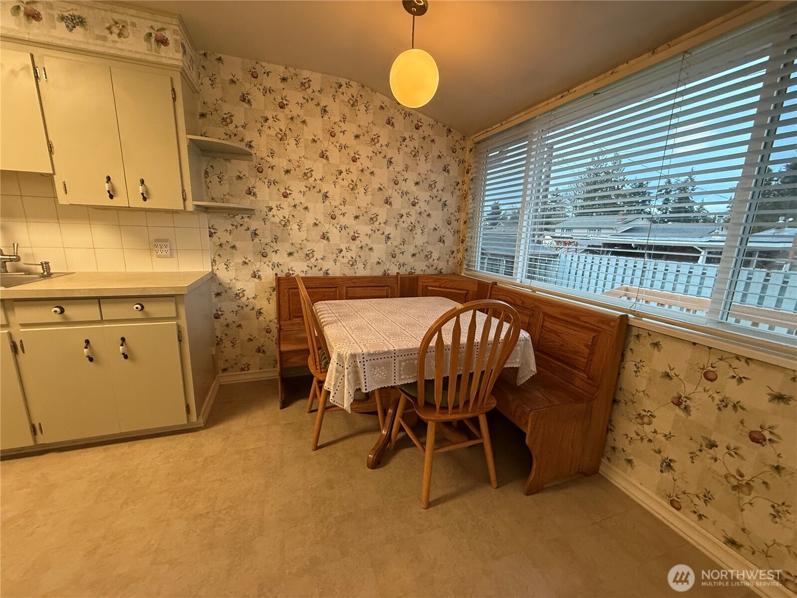 221 W Forest Avenue , Port Angeles, WA 98362