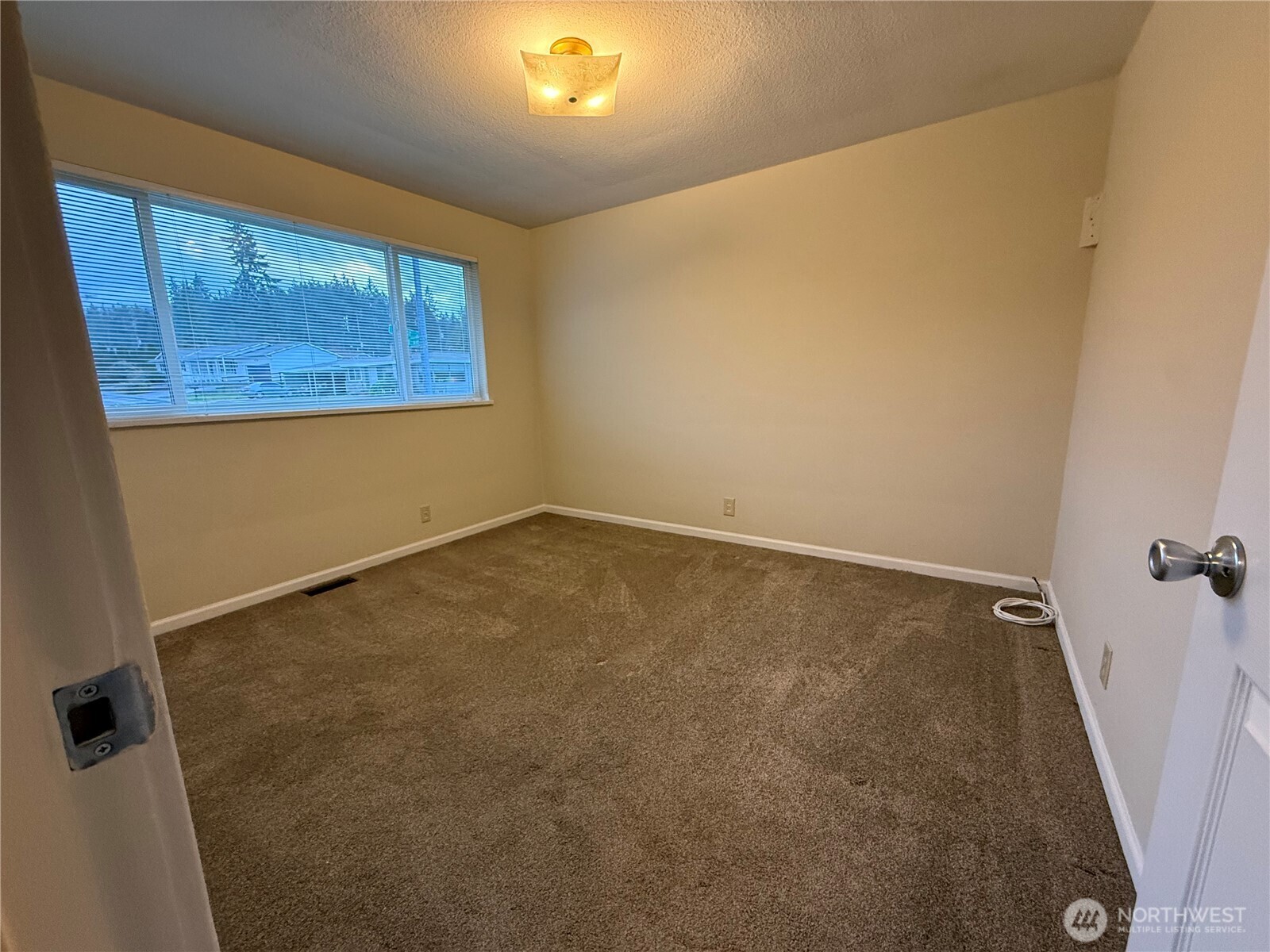 221 W Forest Avenue , Port Angeles, WA 98362