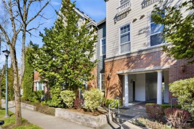 1439 Huckleberry Cir , Issaquah, WA 98029 - Photo 4