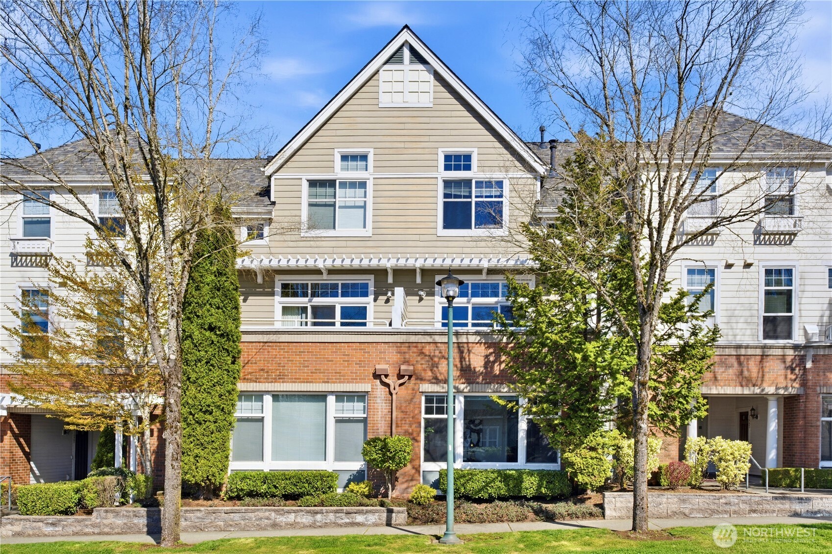 1439 Huckleberry Cir , Issaquah, WA 98029